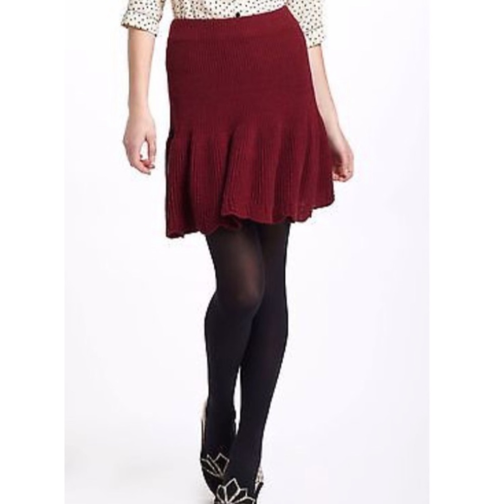 Leifnotes Sweater Skirt with Scalloped Hem